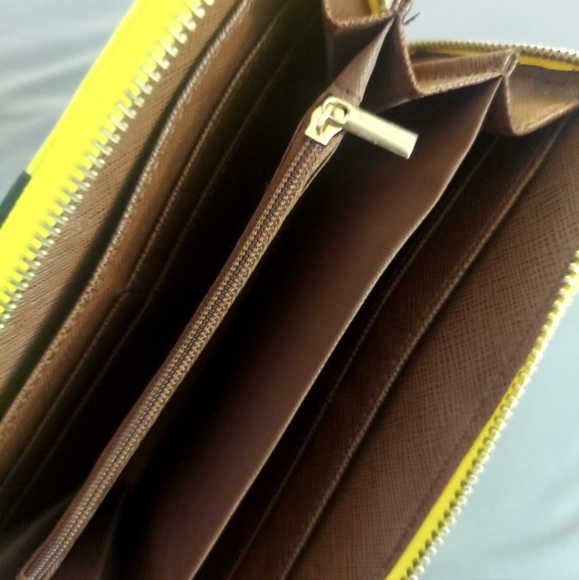 Women's Wallet - Picture 2 of 6